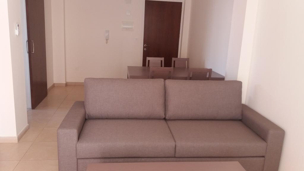 202 Mandritis Court Apartment Larnaca Bagian luar foto