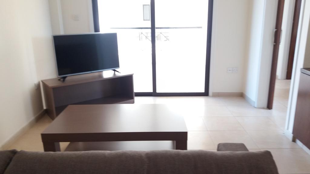 202 Mandritis Court Apartment Larnaca Bagian luar foto